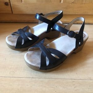 Dansko Black Strappy Sandal Full Grain 37